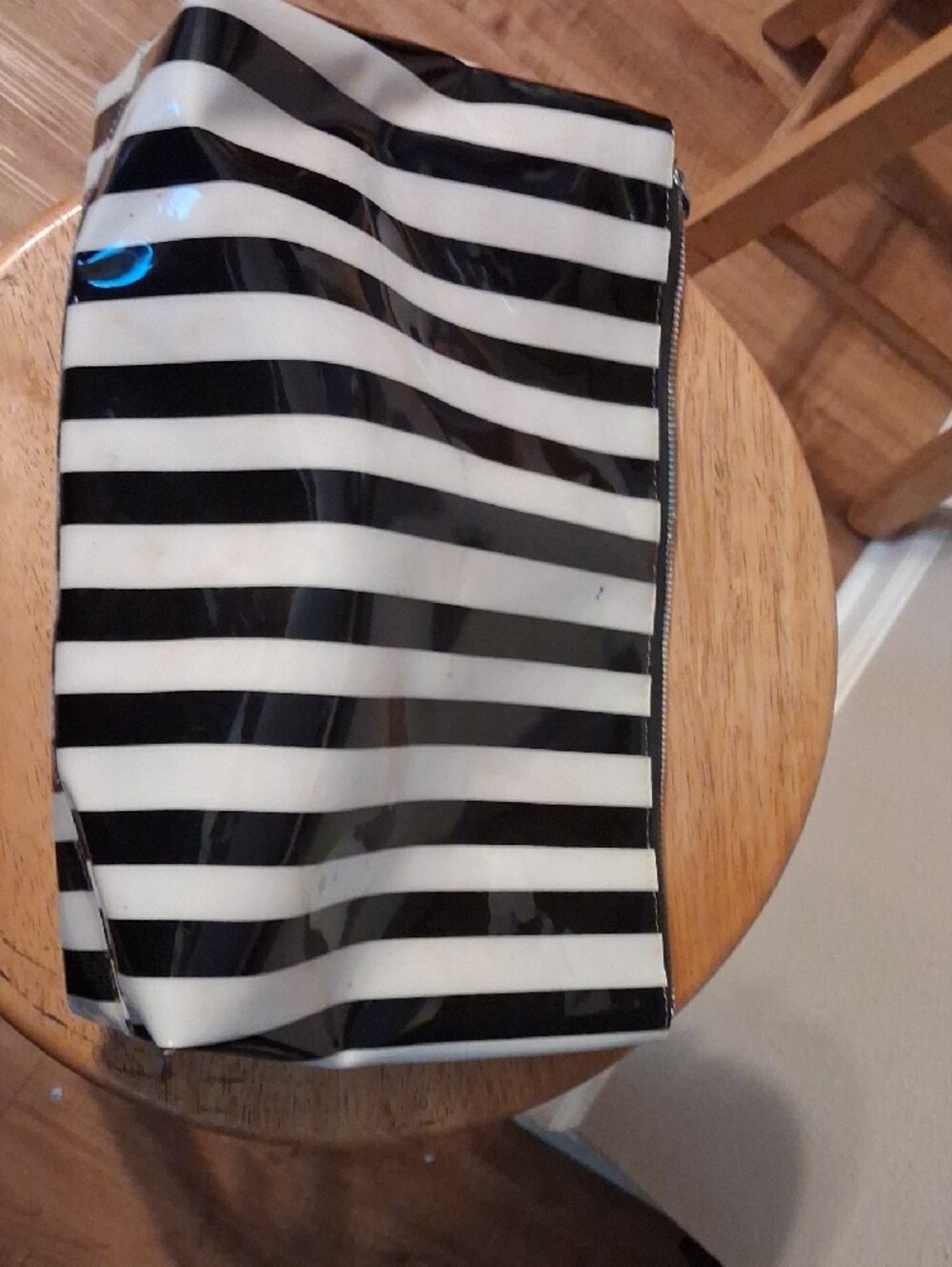 Betsey Johnson Black White Striped Cat Wristlet Clutch with Pink Bow - Picture 5 of 5